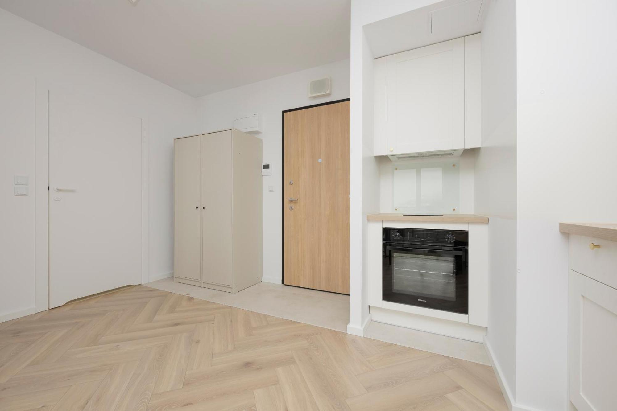 Modern Apartment With Balcony Near Aleje Jerozolimskie By Noclegi Renters วอร์ซอ ภายนอก รูปภาพ